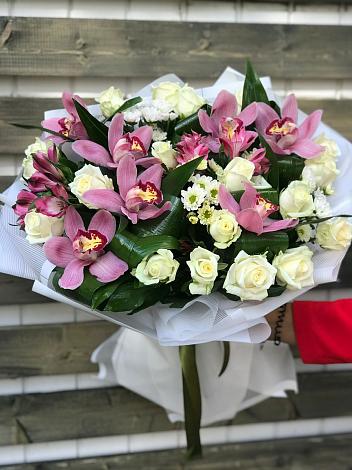 Букет цветов из: Розы и Хризантемы в Мурыгино