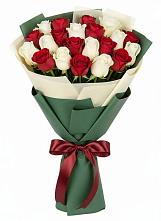 Букет Микс из красных и белых роз в Мурыгино