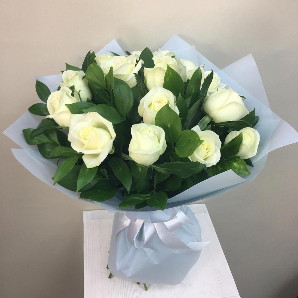 Букет 15 Белых роз Проуд в Мурыгино