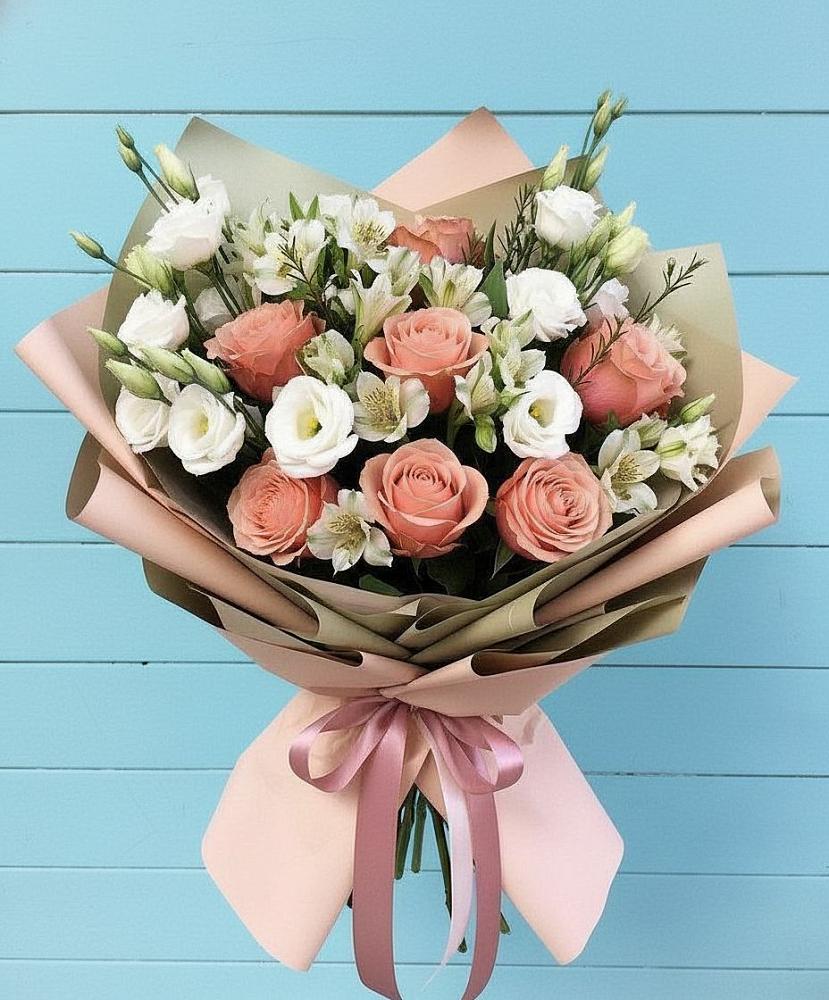 Букет цветов из: Розы, Альстромерии и Лизиантусы в Мурыгино