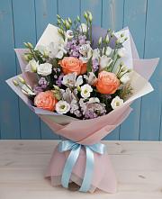 Букет цветов из:  Лизиантусы, Розы, Альстромерии и Гипсофила в Мурыгино
