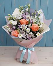 Букет цветов из:  Лизиантусы, Розы, Альстромерии и Гипсофила в Мурыгино