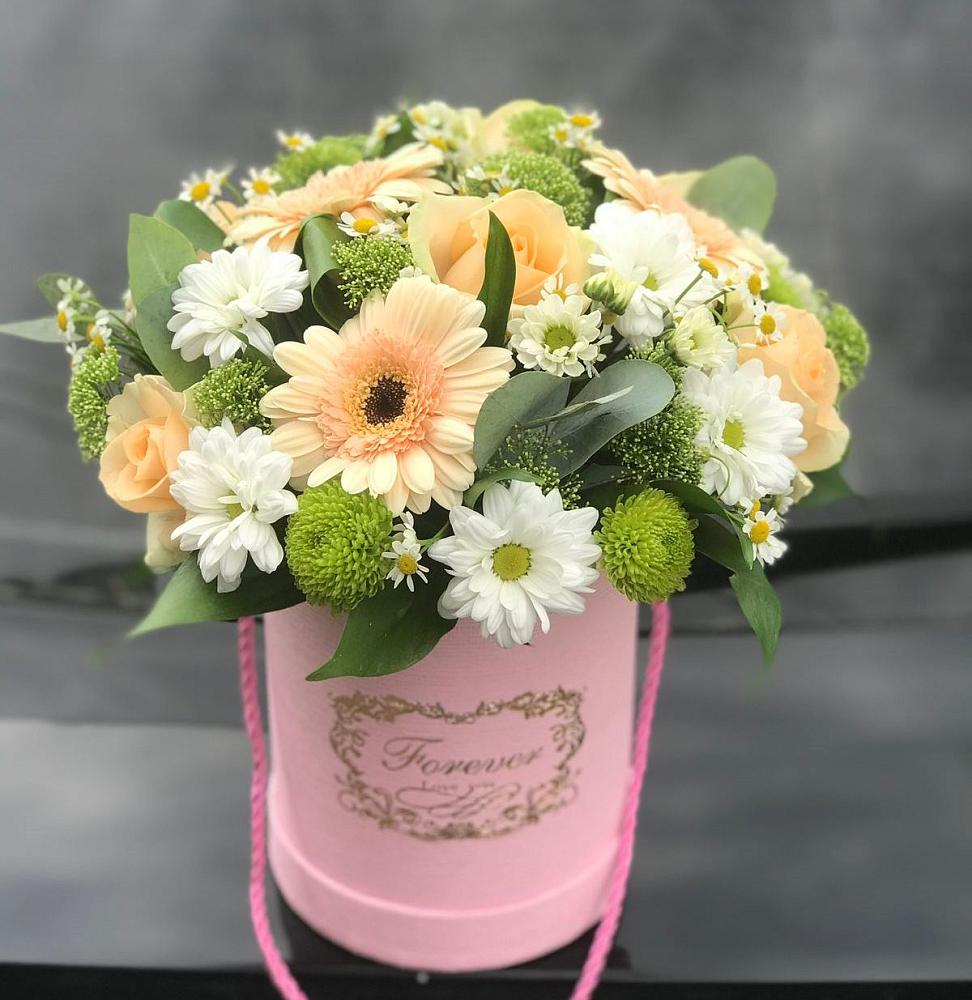 Цветочная композиция из Розы, Герберы и Хризантемы в шляпной коробке в Мурыгино