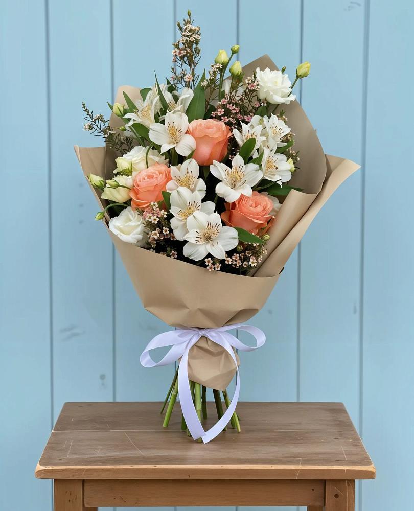 Букет цветов из: Альстромерии, Лизиантусы, Розы и Хризантемы в Мурыгино