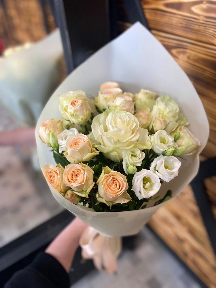 Букет цветов из: Розы и Лизиантусы в Мурыгино